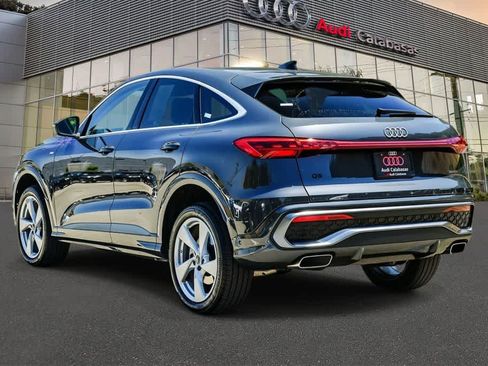 Used 2025 Audi Q5 Premium Plus w/ Premium Plus AWD/4WD image 2