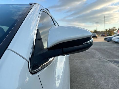 Used 2017 Toyota Highlander XLE image 11