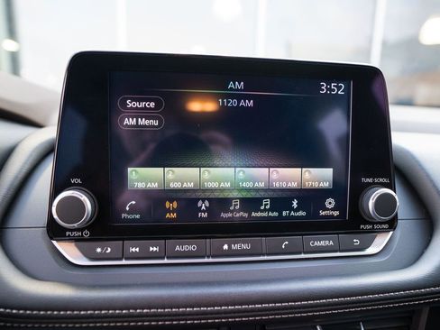 Used 2023 Nissan Rogue S image 23