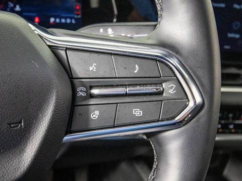 Used 2025 Chevrolet Equinox LT FWD image 21