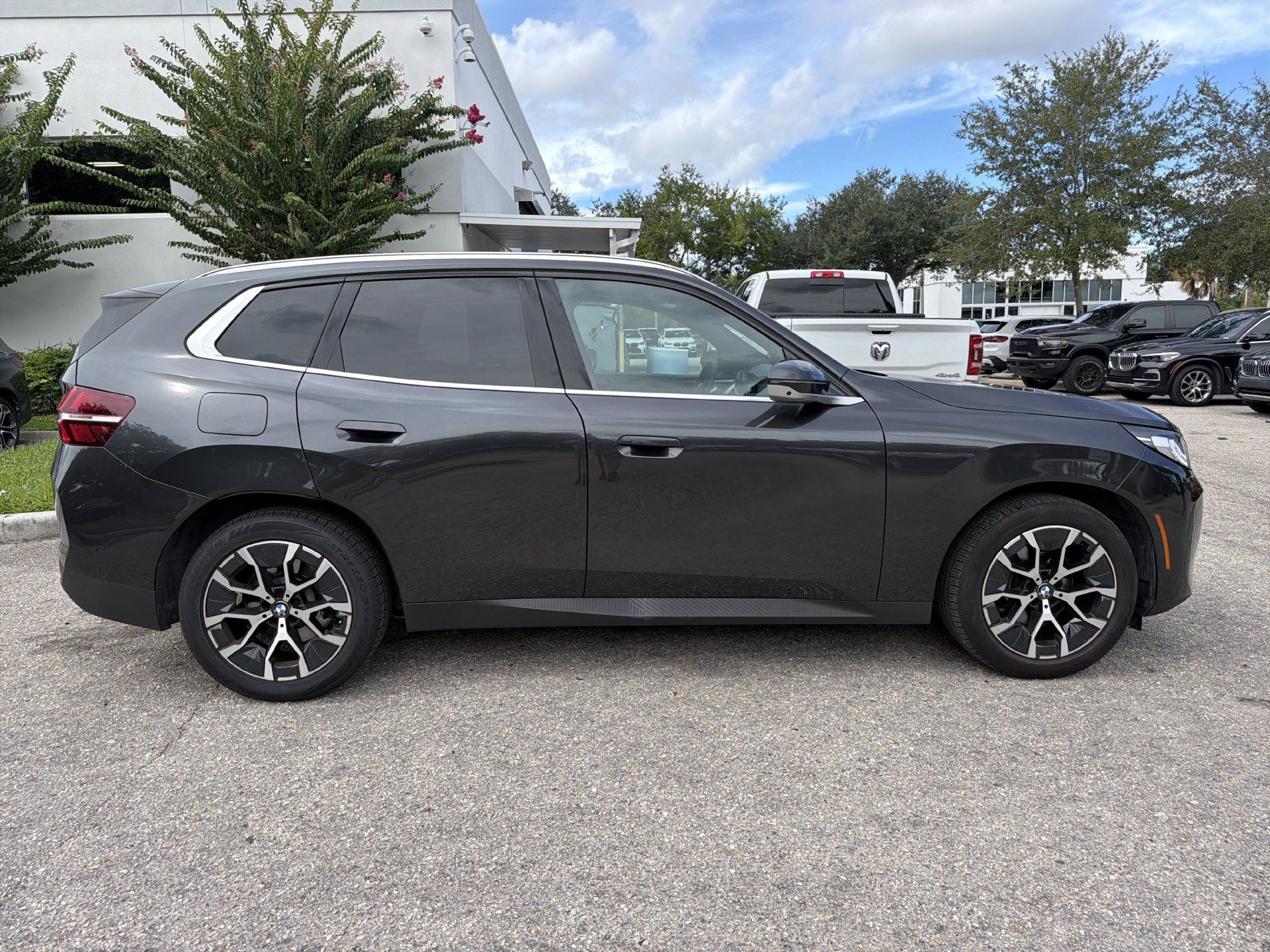 Certified 2025 BMW X3 xDrive30i w/ Premium Package AWD/4WD image 3