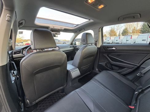 Used 2020 Volkswagen Jetta SE image 16