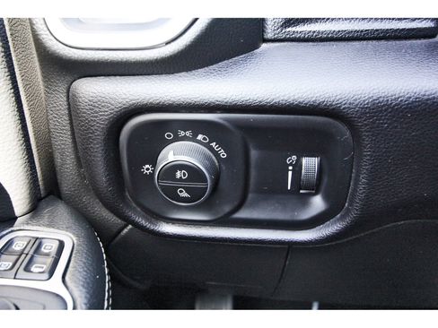 Used 2024 RAM 2500 Big Horn AWD/4WD image 18