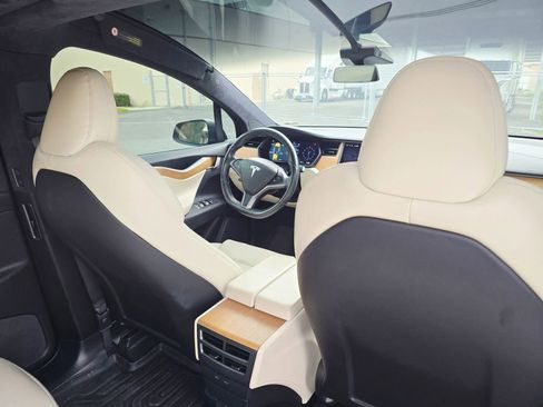 Used 2021 Tesla Model X Performance image 35