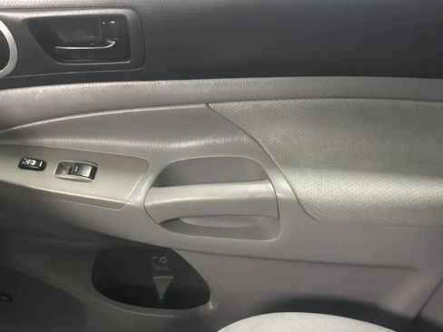 Used 2009 Toyota Tacoma PreRunner RWD image 17