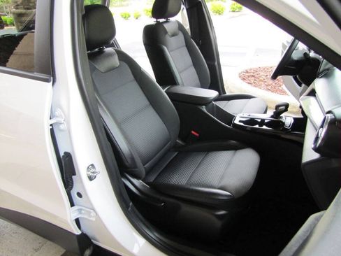 Used 2025 Chevrolet Trax LT w/ Driver Confidence Package FWD image 23