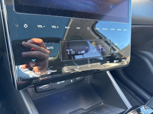 Used 2022 Hyundai Tucson Limited image 12