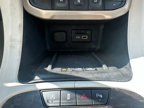 Used 2023 GMC Acadia Denali AWD/4WD image 37
