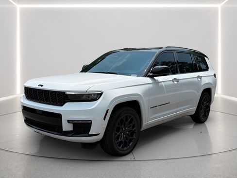 Used 2024 Jeep Grand Cherokee L Summit AWD/4WD image 1