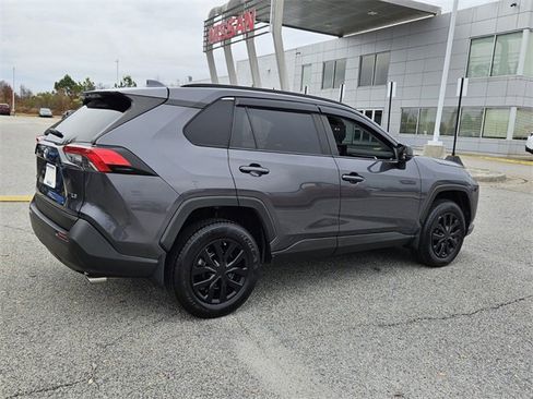 Used 2019 Toyota RAV4 LE image 13