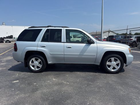 Used 2008 Chevrolet TrailBlazer LT w/ Sun And Sound Package AWD/4WD image 4
