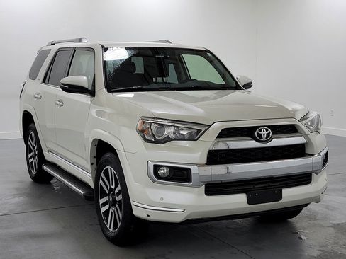 Used 2018 Toyota 4Runner Limited AWD/4WD image 2