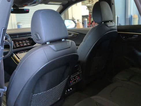 Used 2019 Audi Q8 Premium Plus w/ Premium Plus image 19