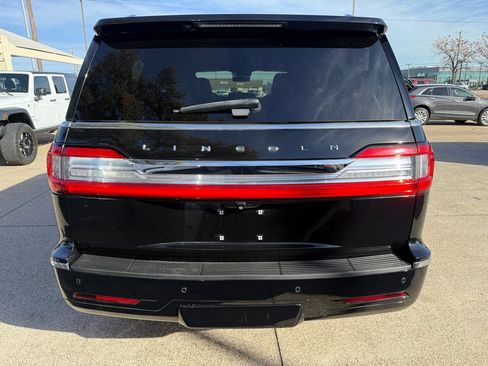 Used 2018 Lincoln Navigator L Reserve w/ Technology Package image 6