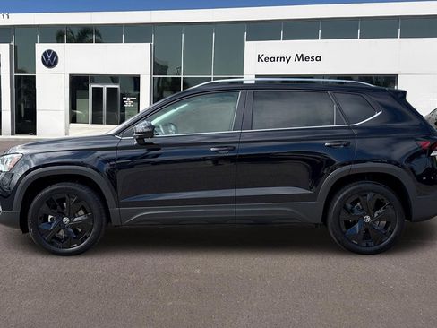 New 2025 Volkswagen Taos SE image 7