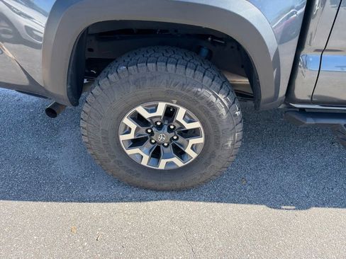 Used 2023 Toyota Tacoma TRD Off-Road AWD/4WD image 5