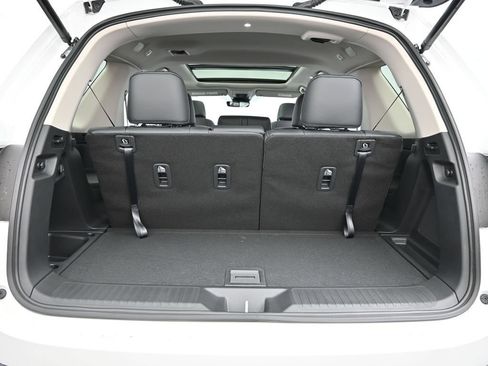 Used 2025 Honda Pilot Touring image 24