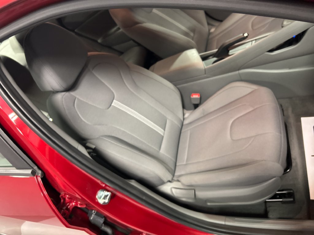 Used 2025 Hyundai Elantra SE FWD image 22