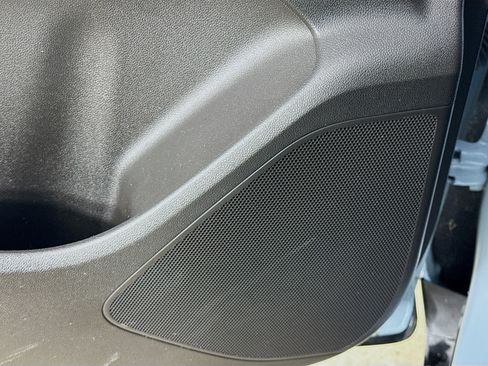 Used 2022 Chevrolet Bolt EUV LT w/ Convenience Package image 18