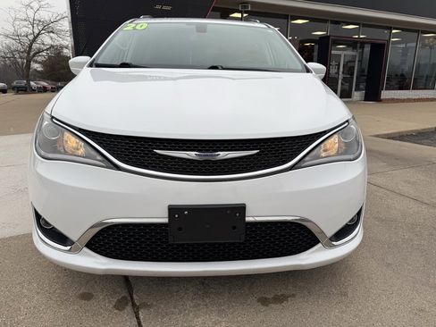 Used 2020 Chrysler Pacifica Touring-L image 20