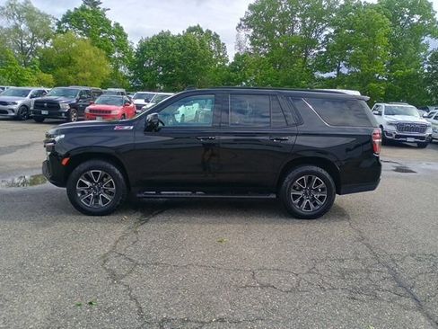 Used 2023 Chevrolet Tahoe Z71 w/ Luxury Package AWD/4WD image 2