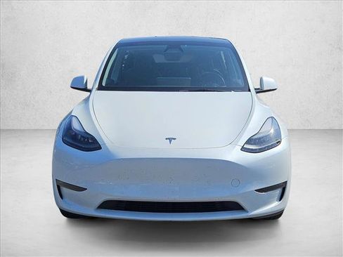 Used 2023 Tesla Model Y Long Range AWD/4WD image 2
