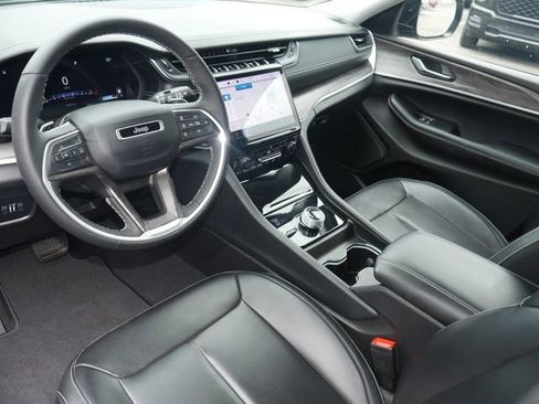 Used 2023 Jeep Grand Cherokee Limited AWD/4WD image 15