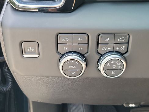 Used 2024 GMC Sierra 1500 Denali w/ Denali Reserve Package image 30