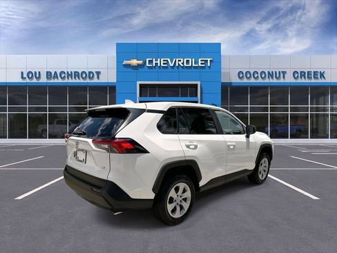 Used 2024 Toyota RAV4 LE FWD image 8