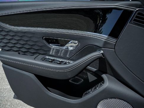 New 2025 Bentley Flying Spur Plug-In Hybrid image 38