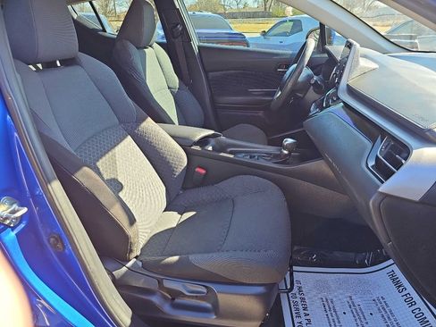 Used 2020 Toyota C-HR LE image 18