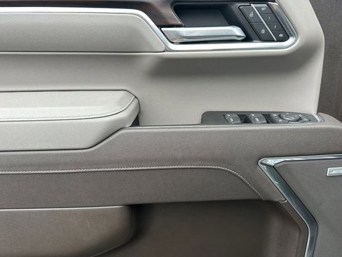 Used 2025 GMC Sierra 1500 SLT w/ SLT Premium Plus Package image 10