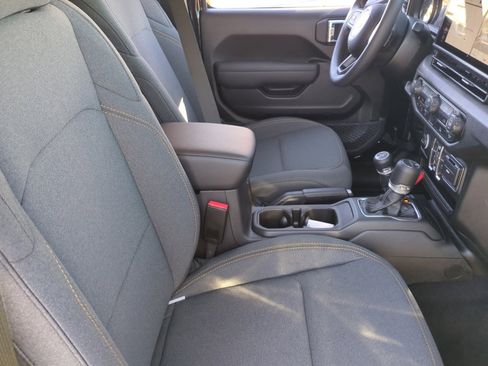 New 2026 Jeep Gladiator Sport image 19