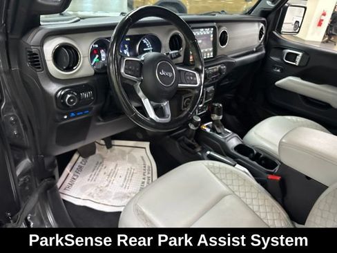 Used 2021 Jeep Wrangler Unlimited Sahara AWD/4WD image 15