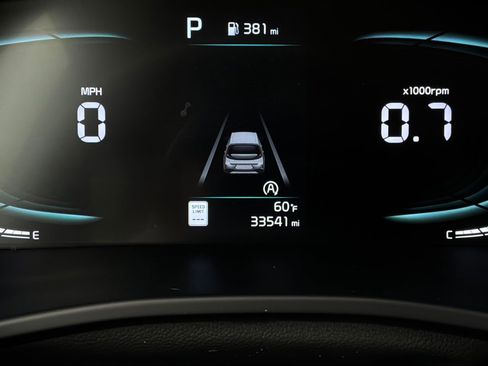 Used 2025 Kia Soul LX w/ LX Technology Package FWD image 34