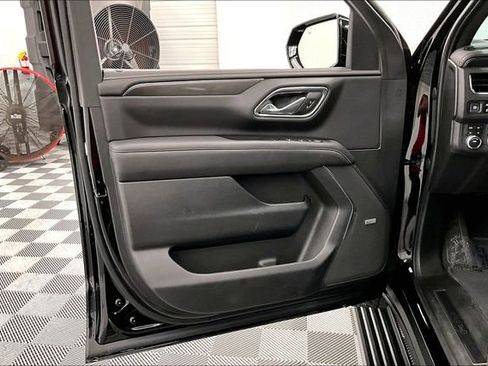 Used 2023 GMC Yukon AT4 w/ Technology Package AWD/4WD image 18