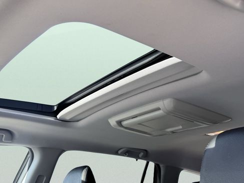 Used 2018 Honda Pilot Touring image 4