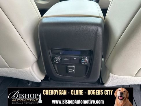 Used 2023 Buick Enclave Essence AWD/4WD image 26