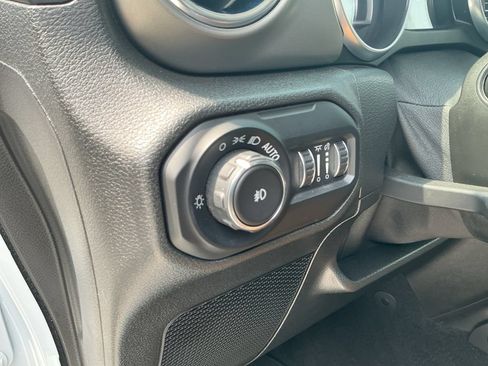 Used 2021 Jeep Wrangler Unlimited Rubicon AWD/4WD image 28