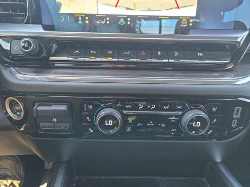 Used 2023 Chevrolet Silverado 1500 LTZ w/ LTZ Convenience Package II AWD/4WD image 26