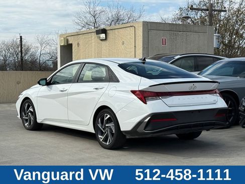 Used 2025 Hyundai Elantra SEL FWD image 5