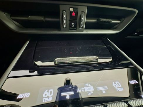 Certified 2024 Porsche Cayenne AWD/4WD image 18