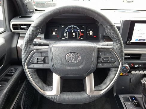 Certified 2024 Toyota Tacoma SR5 AWD/4WD image 20