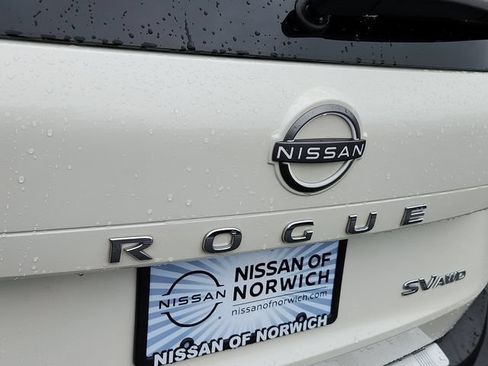 Certified 2023 Nissan Rogue SV w/ SV Premium B Package AWD/4WD image 30