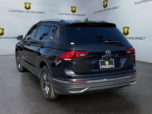 Used 2023 Volkswagen Tiguan SE FWD image 3