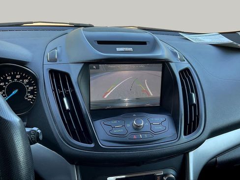 Used 2015 Ford Escape SE w/ Equipment Group 201A FWD image 25