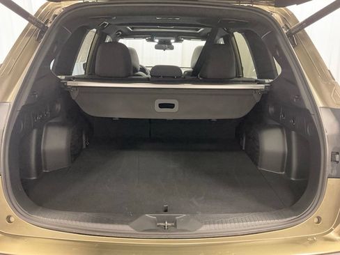 Used 2025 Subaru Forester Premium AWD/4WD image 24
