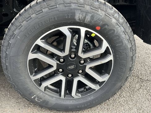 New 2025 Ford Ranger Lariat w/ FX4 Off-Road Package image 12