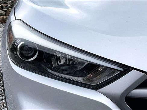 Used 2018 Hyundai Tucson SE image 24