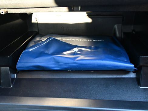 Used 2021 Toyota Tacoma TRD Sport w/ Technology Package image 36